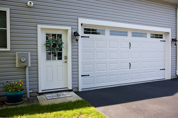 24/7 Emergency Garage Door Panel Replacement experts in Century, FL